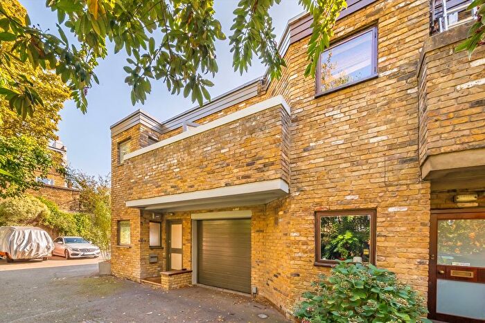3 Bedroom Terraced House For Sale In Bellgate Mews, Dartmouth Park, NW5
