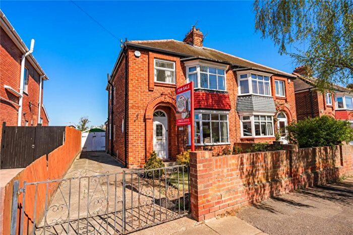 3 Bedroom Semi-Detached House For Sale In Gloucester Avenue, Grimsby, Lincolnshire, DN34
