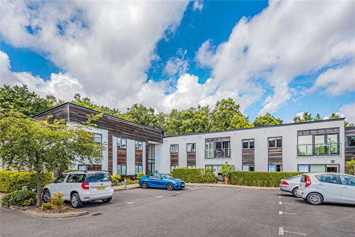 2 Bedroom Flat For Sale In Wispers Lane, Haslemere, Surrey, GU27