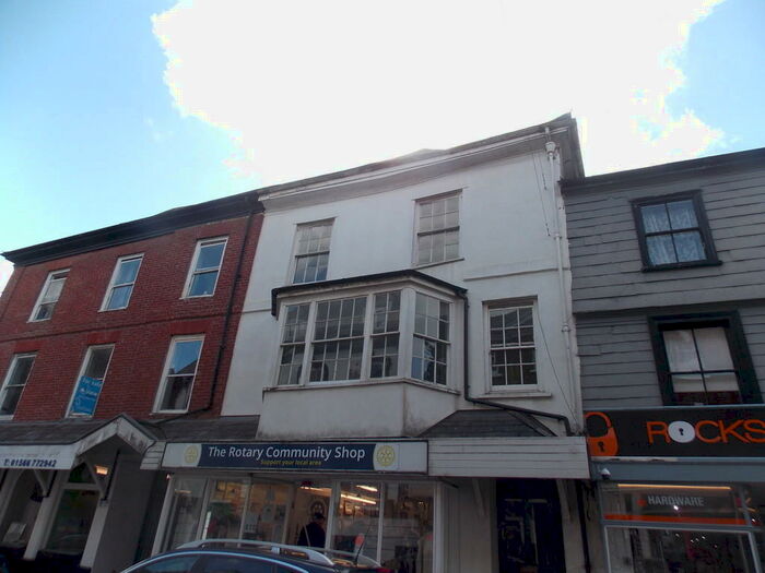 2 Bedroom Apartment To Rent In Southgate Street, Launceston, PL15
