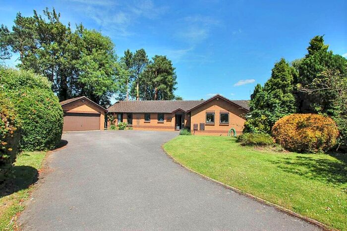 4 Bedroom Detached Bungalow To Rent In Balcarras Retreat, Charlton Kings, Cheltenham, GL53