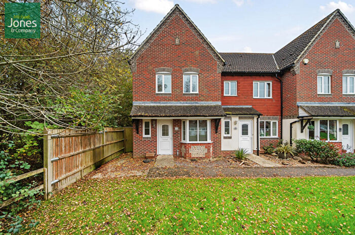 4 Bedroom House To Rent In Watersmead Drive, The Poplars, Littlehampton, BN17