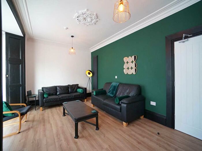 7 Bedroom House To Rent In College Road, Bangor, LL57