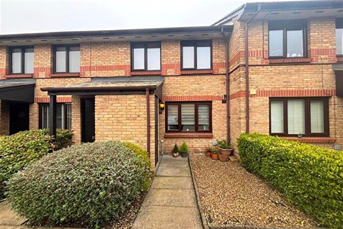1 Bedroom Apartment To Rent In Maple Gate, Loughton, IG10