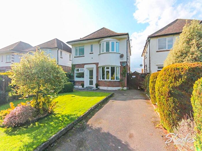 2 Bedroom Flat To Rent In Oak Avenue, Christchurch, Dorset, BH23