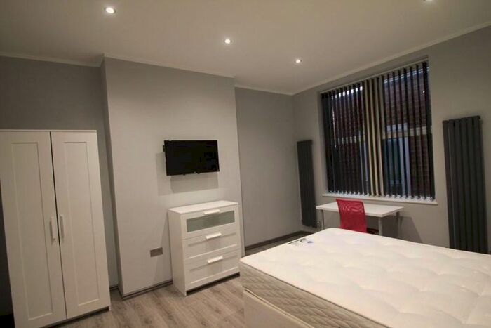 5 Bedroom Property To Rent In Osborne Avenue, Jesmond, Newcastle Upon Tyne, NE2