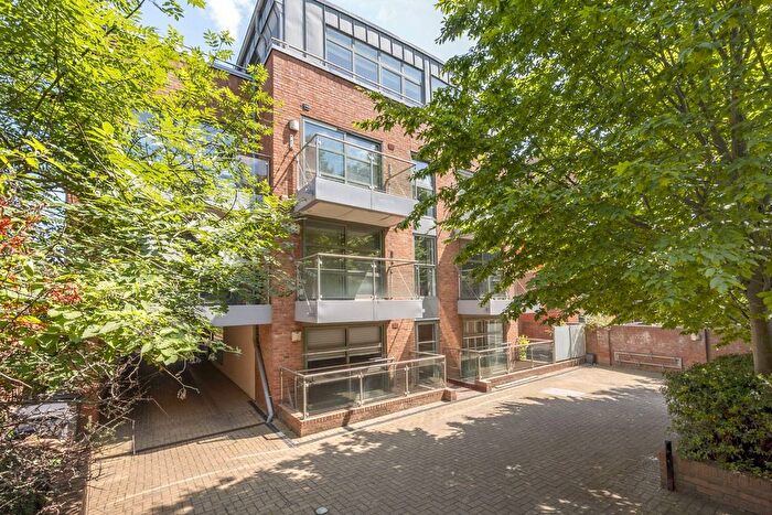 2 Bedroom Flat To Rent In Wimbledon Hill Road, Wimbledon, London, SW19