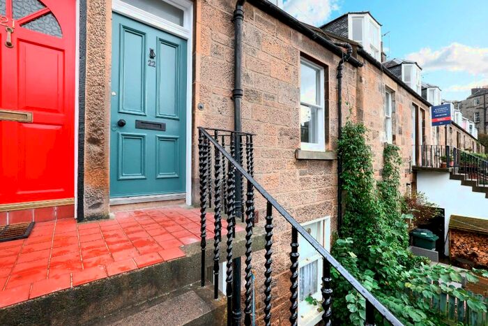 2 Bedroom Flat To Rent In Balmoral Place, Stockbridge, Edinburgh, EH3