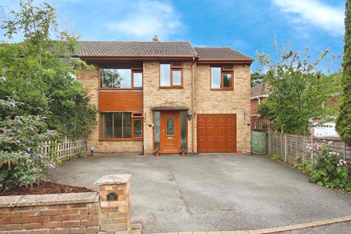 4 Bedroom Semi Detached House For Sale In George Road, Warwick, CV34