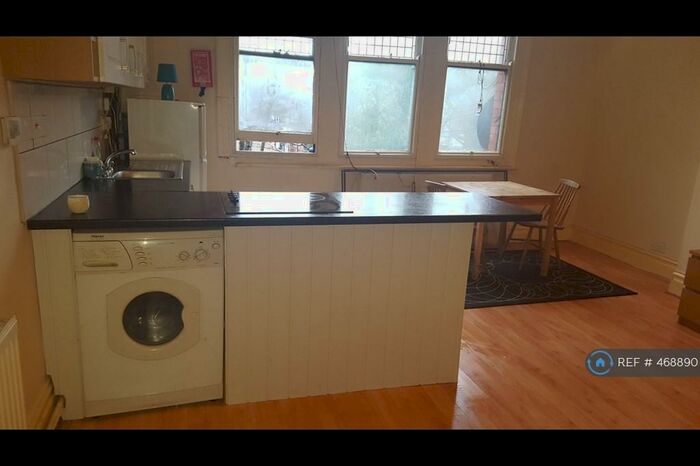 1 Bedroom Flat To Rent In Mansfield Road, Nottinghamshire, NG5