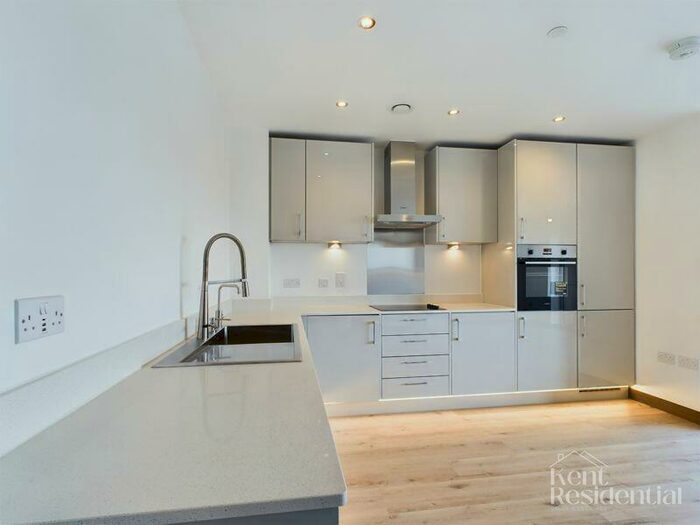 2 Bedroom Apartment To Rent In Claribel Court, Mill Wood, Maidstone, ME14