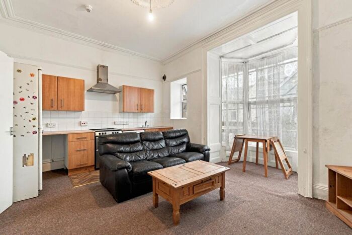 1 Bedroom Flat To Rent In Headland Park, Plymouth, PL4