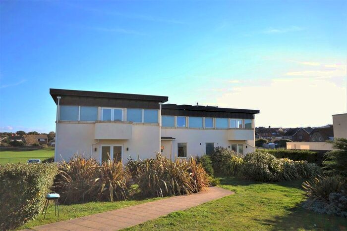 2 Bedroom Flat To Rent In College Road, Seaford, BN25