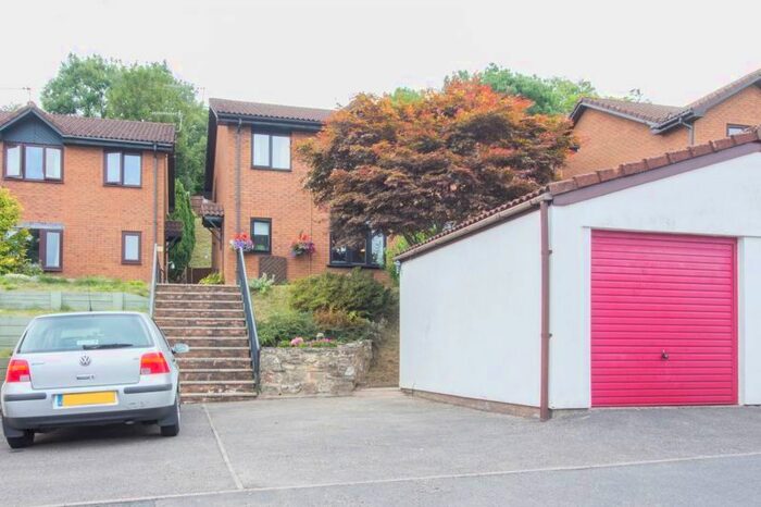 3 Bedroom Semi-Detached House For Sale In Crown Walk, Machen, Caerphilly, CF83