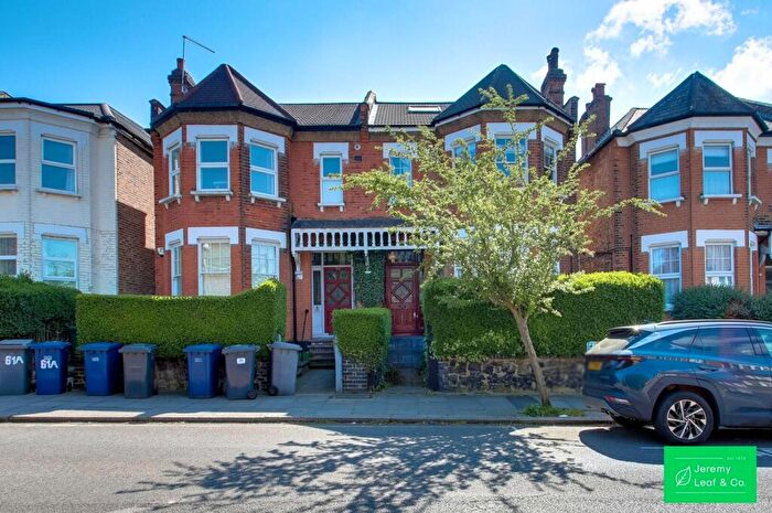 2 Bedroom Flat For Sale In Gainsborough Road, Finchley, N12