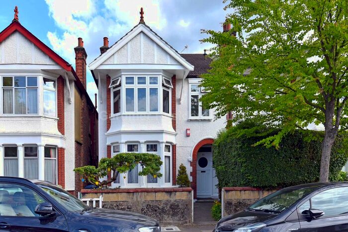 2 Bedroom Flat To Rent In Boileau Road, London, W5