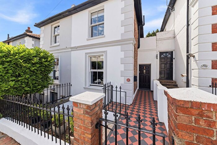 4 Bedroom Semi-detached House For Sale In Queens Road, Tunbridge Wells, TN4