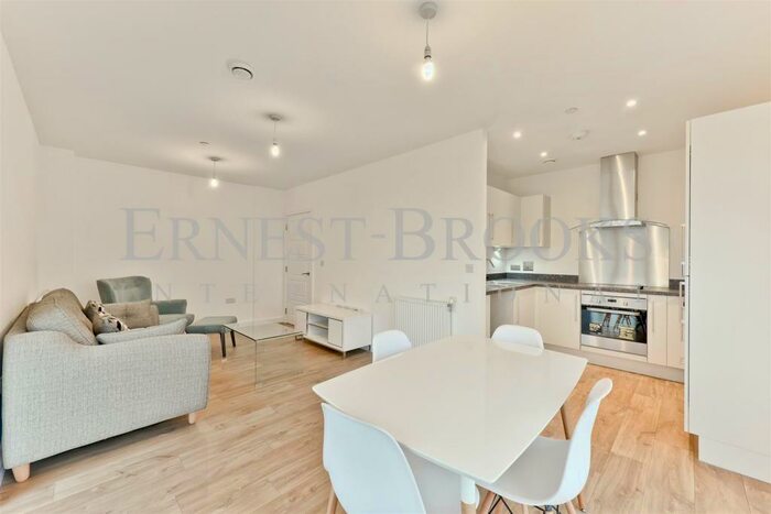 1 Bedroom Apartment To Rent In Bawley Court, Gallions Reach, E16