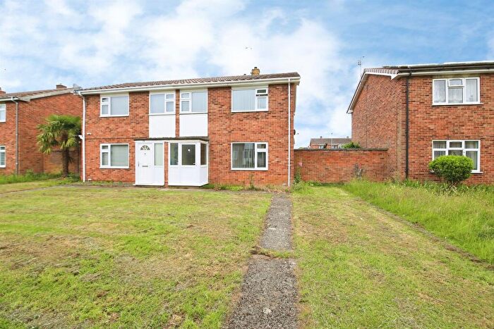 3 Bedroom Semi-Detached House For Sale In Bradden Street, Peterborough, PE3