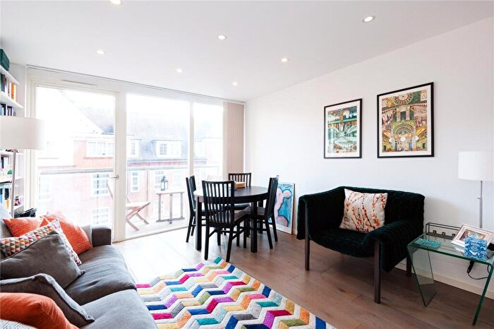 1 Bedroom Apartment To Rent In Central Street, London, EC1V