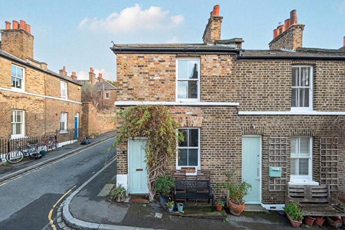 2 Bedroom End Terrace House For Sale In Trinity Grove, Greenwich, SE10