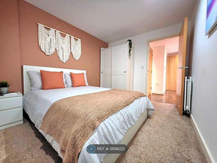 1 Bedroom Flat To Rent In Royal Carriage Mews, London, SE18