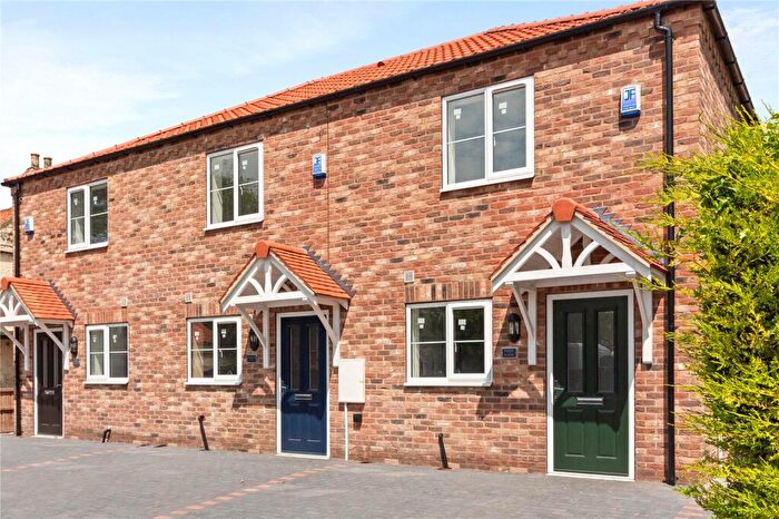 2 Bedroom End Of Terrace House For Sale In Shore Road, Garthorpe, DN17