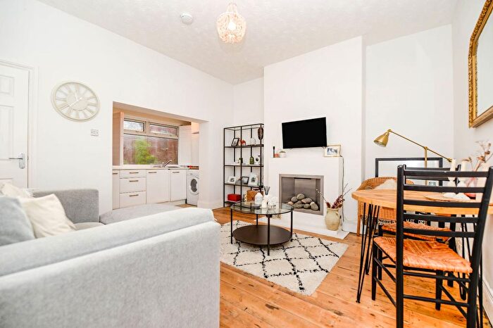 1 Bedroom Flat To Rent In Portsmouth Road, Woolston, Southampton, SO19