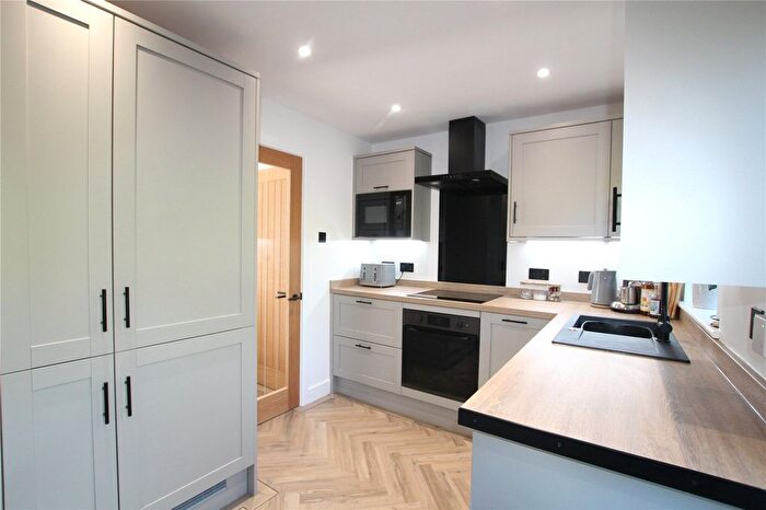 2 Bedroom Detached House To Rent In Sutton Way, Hadfield, Glossop, Derbyshire, SK13