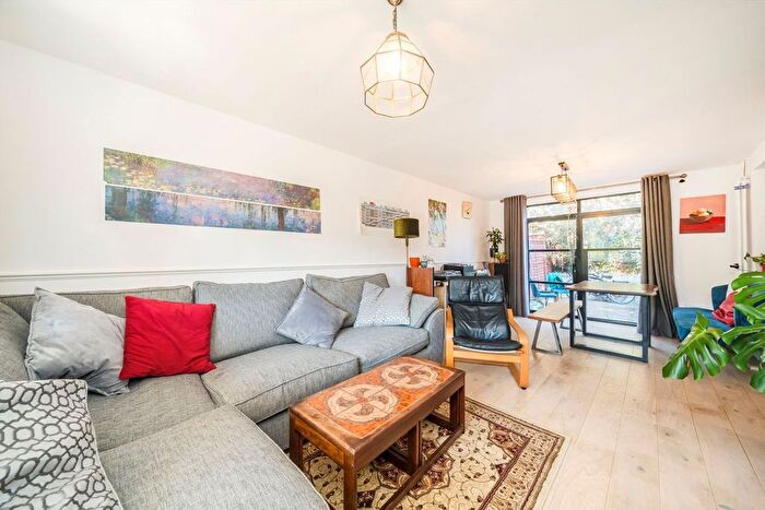 3 Bedroom Property For Sale In Stellman Close, Clapton, E5
