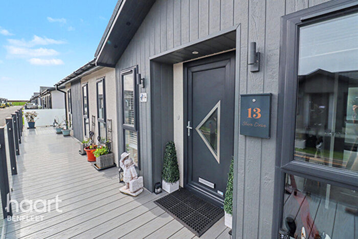 2 Bedroom Park Home For Sale In Shore Drive, Essex, SS8