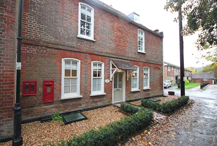 5 Bedroom Cottage To Rent In Swanworth Lane, Mickleham, RH5