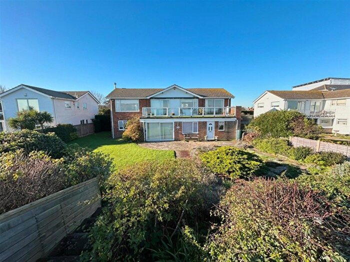 4 Bedroom Detached House For Sale In Coast Road, Littlestone, New Romney, Kent, TN28