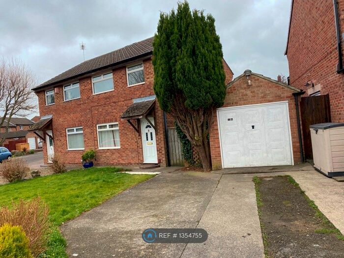 3 Bedroom Semi-Detached House To Rent In Honeywood Gardens, Darlington, DL3