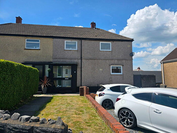 3 Bedroom Semi-Detached House For Sale In Colwyn Avenue, Winch Wen, Swansea, SA1
