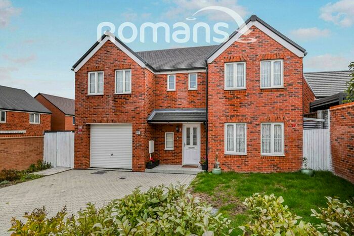 5 Bedroom Detached House To Rent In Duffet Drive, RG41