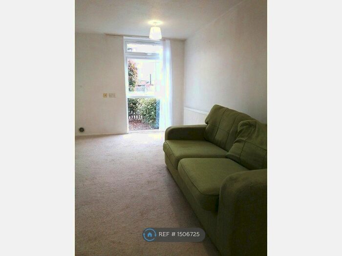 2 Bedroom Flat To Rent In Pelham Road, London, SW19