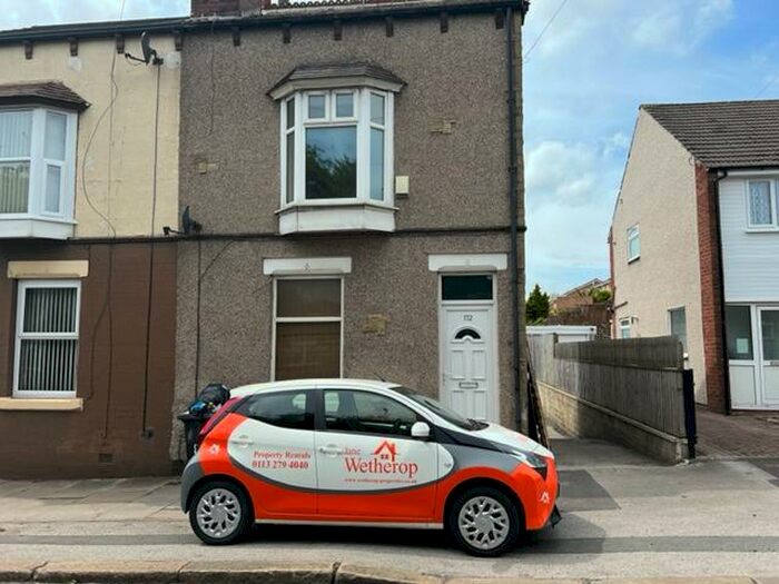 4 Bedroom Semi-Detached House To Rent In Osmondthorpe Lane, Leeds, West Yorkshire, LS9