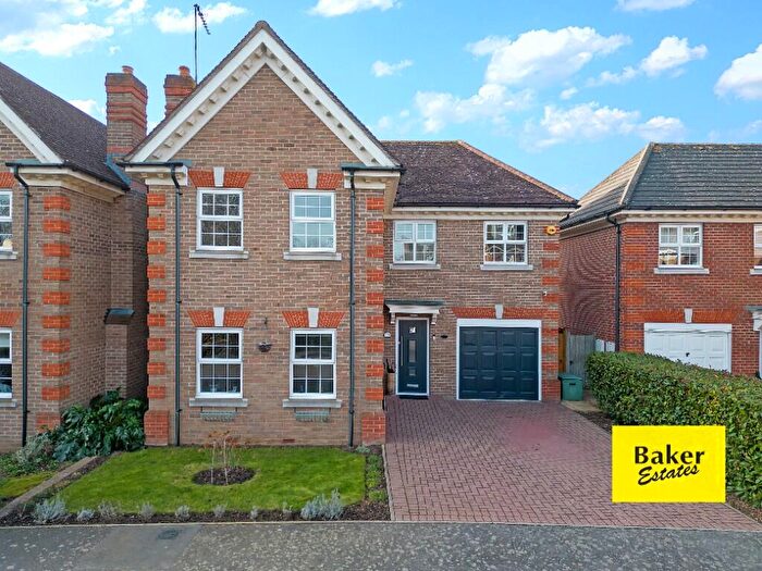 4 Bedroom Detached House For Sale In Caxton Way, Romford, London, RM1