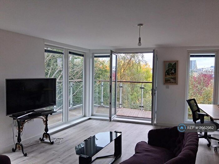 2 Bedroom Flat To Rent In Worsdell Drive, Gateshead, NE8