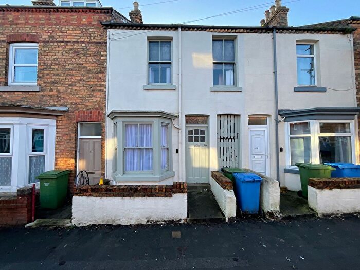 3 Bedroom Terraced House For Sale In Spring Bank, Scarborough, YO12
