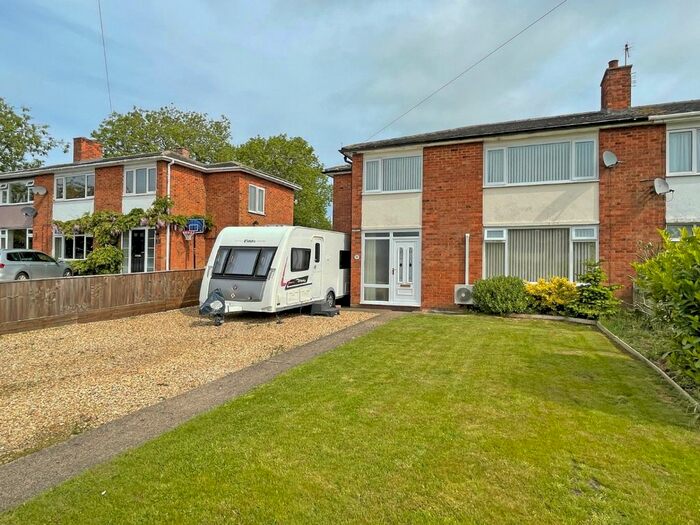 4 Bedroom Semi-Detached House For Sale In Welland Avenue, Gartree, Market Harborough, LE16
