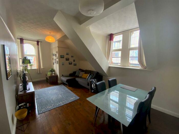 2 Bedroom Flat To Rent In Chepstow House, - Chepstow Street, Manchester, M1