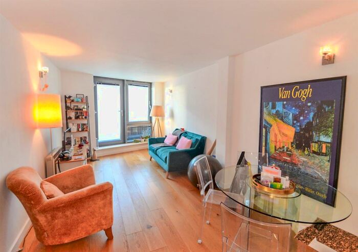 2 Bedroom Apartment To Rent In Queens Road, Nottingham, NG2