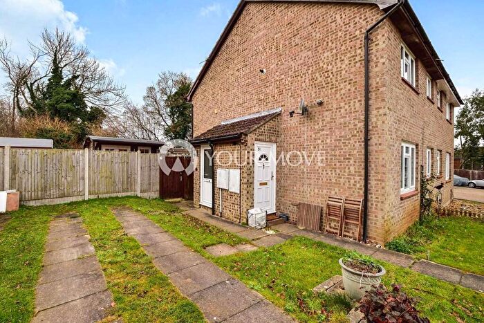1 Bedroom End Of Terrace House To Rent In Tay Close, Chatham, Kent, ME5