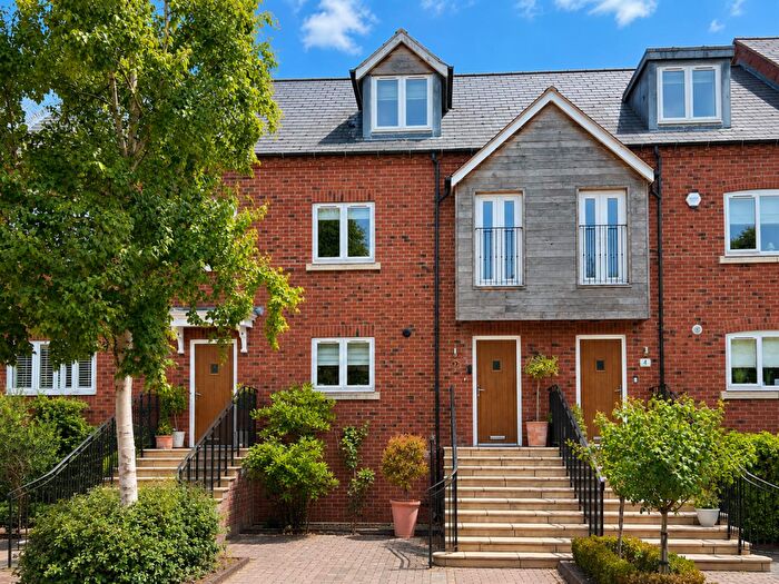 3 Bedroom Town House For Sale In Forge Lane, Belbroughton, DY9