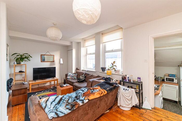 5 Bedroom Maisonette To Rent In Sixth Avenue, Heaton, Newcastle Upon Tyne, NE6