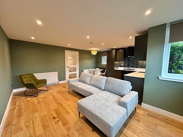 1 Bedroom Flat To Rent In Ellisland Road, Newlands, Glasgow, G43