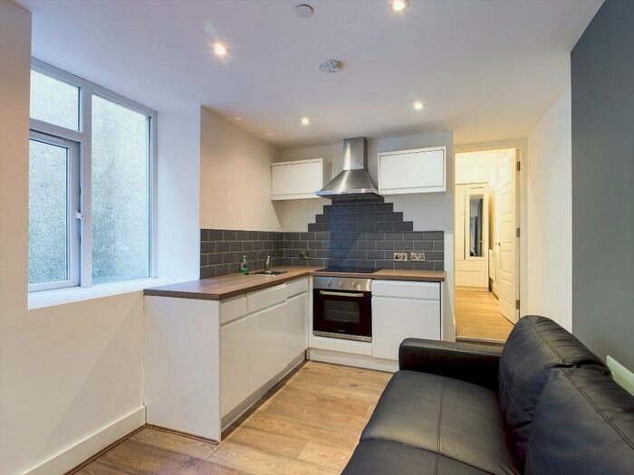 1 Bedroom Flat To Rent In Mansel Street, Swansea, SA1