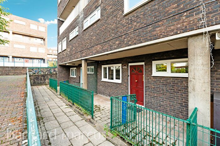 3 Bedroom Maisonette For Sale In Arabella Drive, Putney, London, SW15